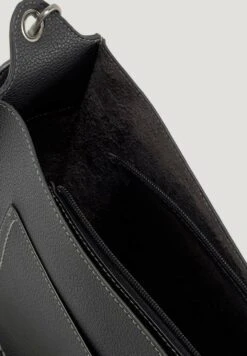 Tom Tailor Julica Hobo TascheaBorsa A TracollaSchwarz / Black Donna Borse TO251H0VP-Q11 8 Tom Tailor Julica Hobo TascheaBorsa A TracollaSchwarz / Black Donna Borse TO251H0VP-Q11 -Tom Tailor cdf06cfff32f467d9383a991fb23e543