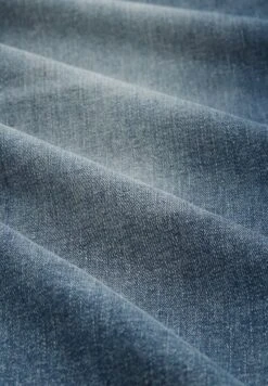 TOM TAILOR Denim Jeans Tapered FitTinted Blue Denim Uomo Jeans TO722G0BT-K12 -Tom Tailor ce5dc0bf748147e7961c7451d8a04685