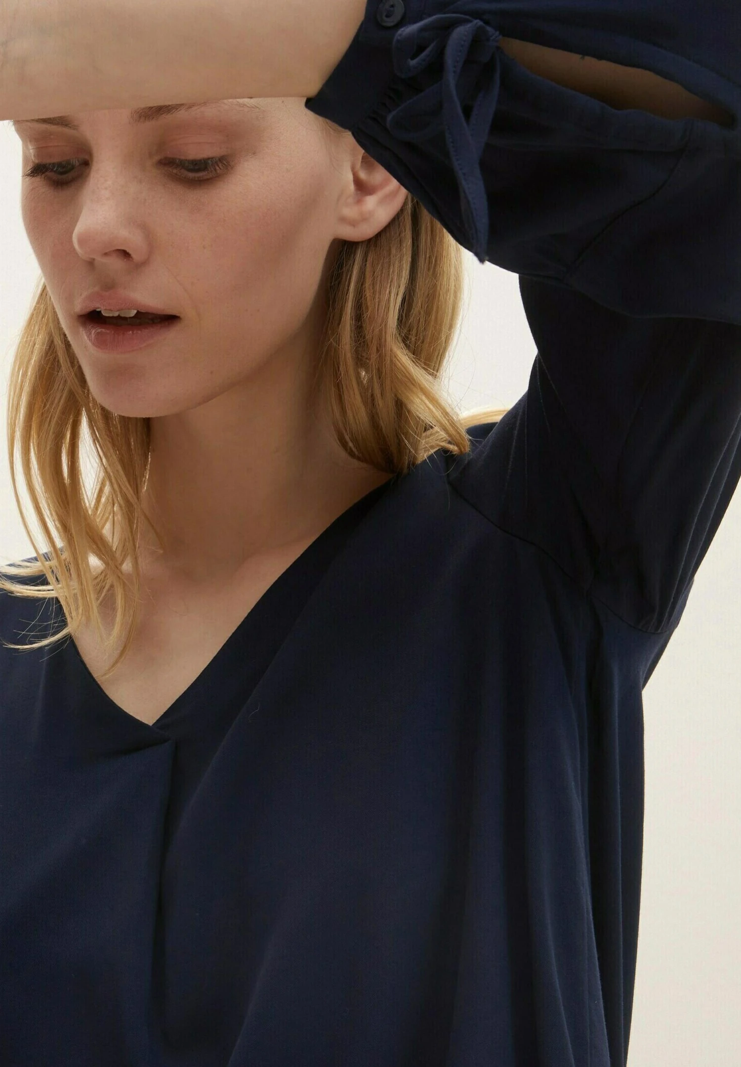 Tom Tailor Mit Lenzing(Tm) Ecovero(Tm)Vestito EstivoDark Blue Donna Vestiti TO221C0NF-K11 6 Tom Tailor Mit Lenzing(Tm) Ecovero(Tm)Vestito EstivoDark Blue Donna Vestiti TO221C0NF-K11 - immagine 4