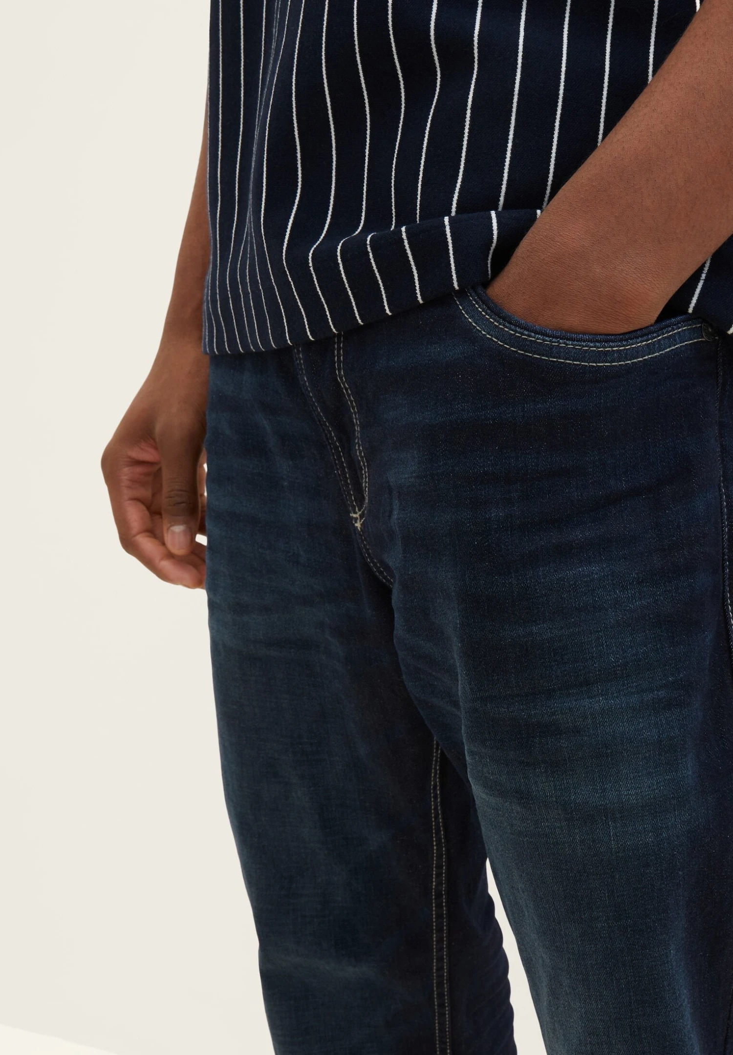 Tom Tailor Trad RelaxedJeans A SigarettaUsed Dark Stone Blue Denim Uomo Jeans TO222G07H-K12 6 Tom Tailor Trad RelaxedJeans A SigarettaUsed Dark Stone Blue Denim Uomo Jeans TO222G07H-K12 - immagine 4