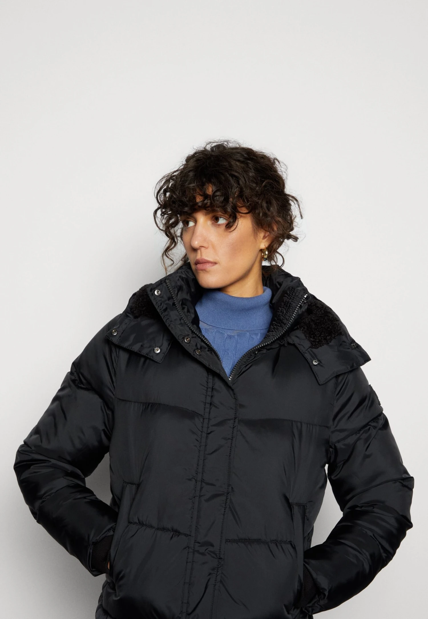 TOM TAILOR Denim Hooded Arctic Puffer JacketGiacca InvernaleDeep Black Donna Giacche E Blazer TO721U04I-Q11 7 TOM TAILOR Denim Hooded Arctic Puffer JacketGiacca InvernaleDeep Black Donna Giacche E Blazer TO721U04I-Q11 - immagine 5
