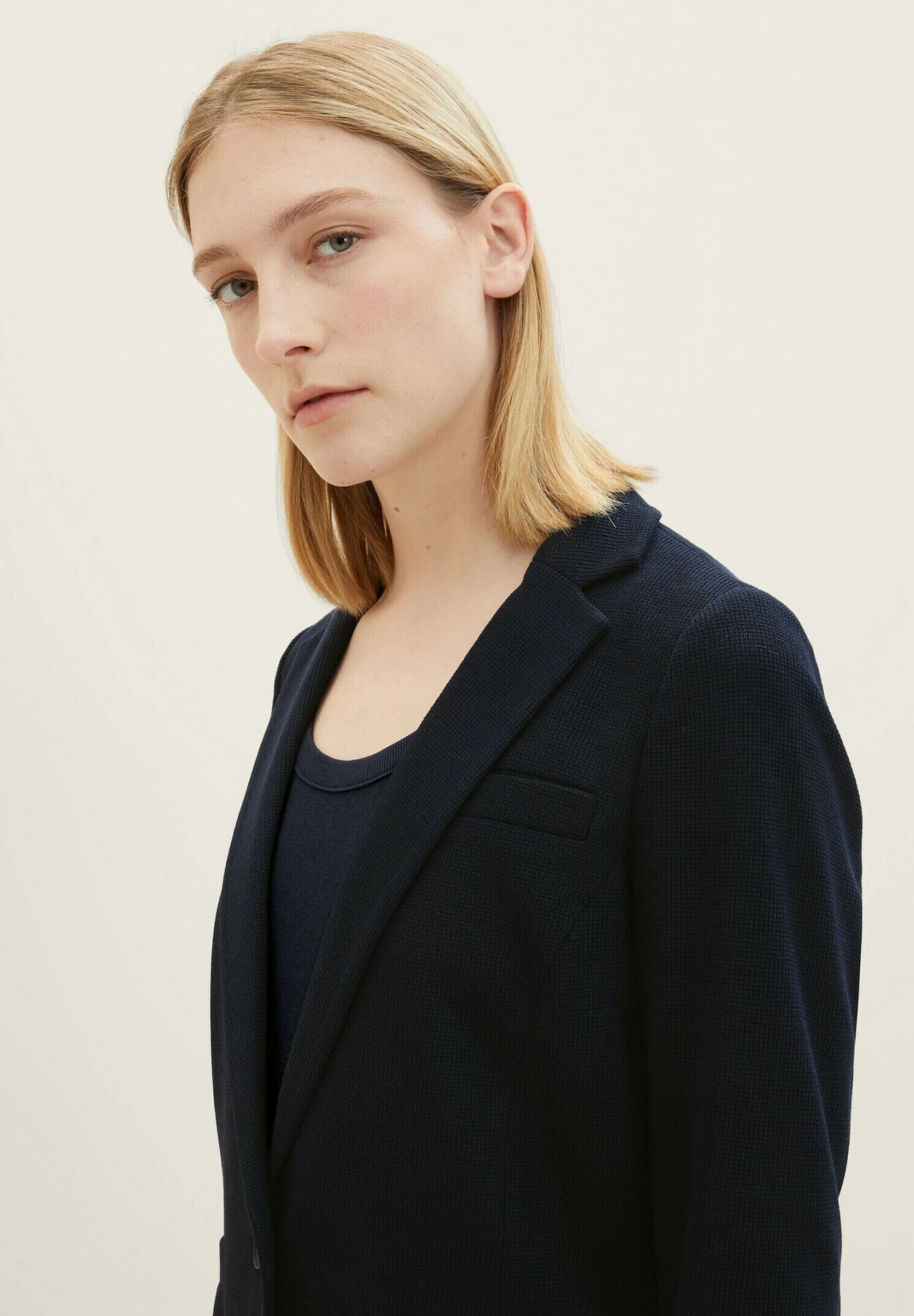 Tom Tailor Mit StrukturBlazerSky Captain Blue Donna Giacche E Blazer TO221G0D5-K11 6 Tom Tailor Mit StrukturBlazerSky Captain Blue Donna Giacche E Blazer TO221G0D5-K11 - immagine 4