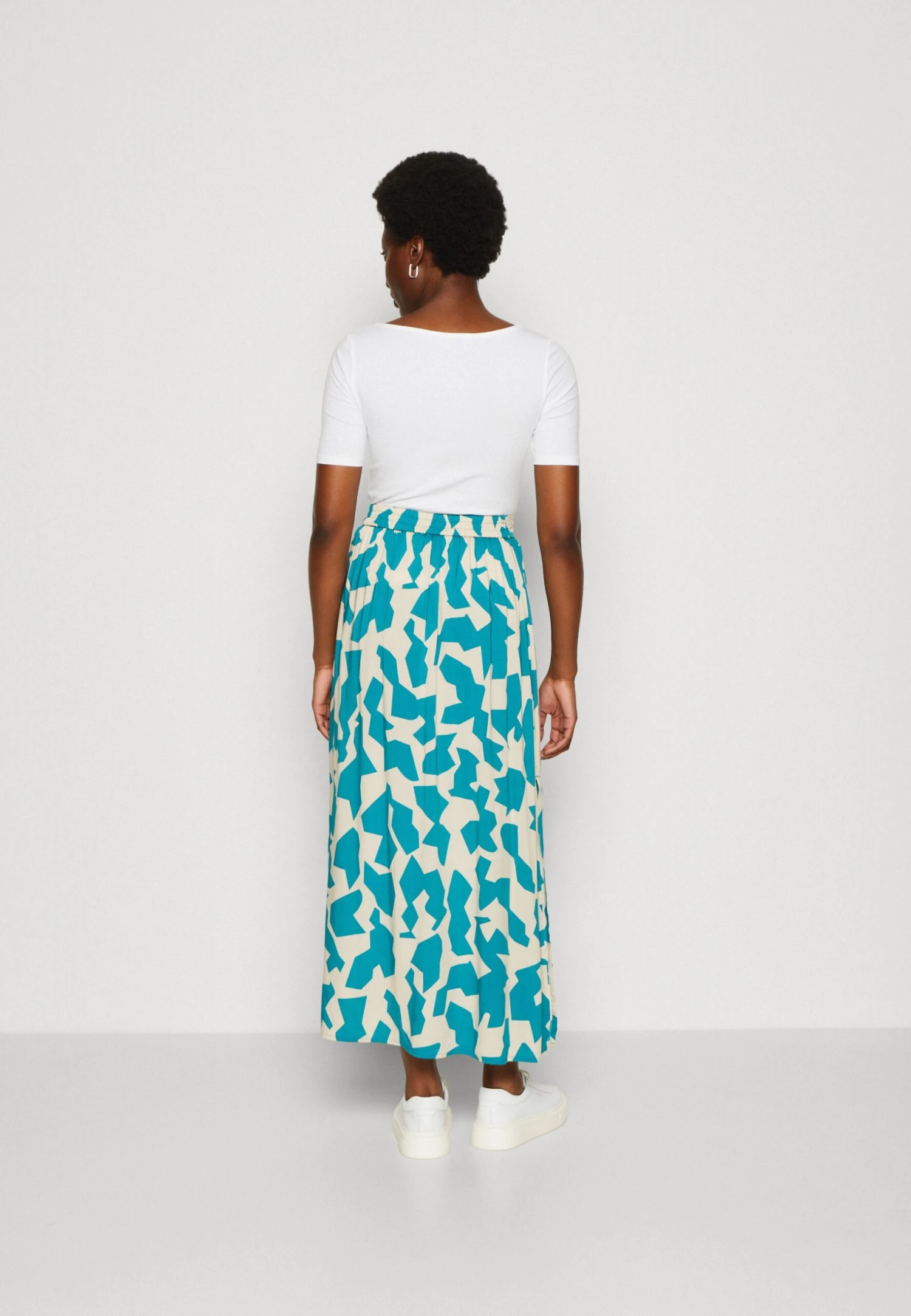 Tom Tailor Maxi Skirt PrintedGonna LungaPetrol Big Abstract Design Donna Gonne TO221B0DC-Q11 5 Tom Tailor Maxi Skirt PrintedGonna LungaPetrol Big Abstract Design Donna Gonne TO221B0DC-Q11 - immagine 3