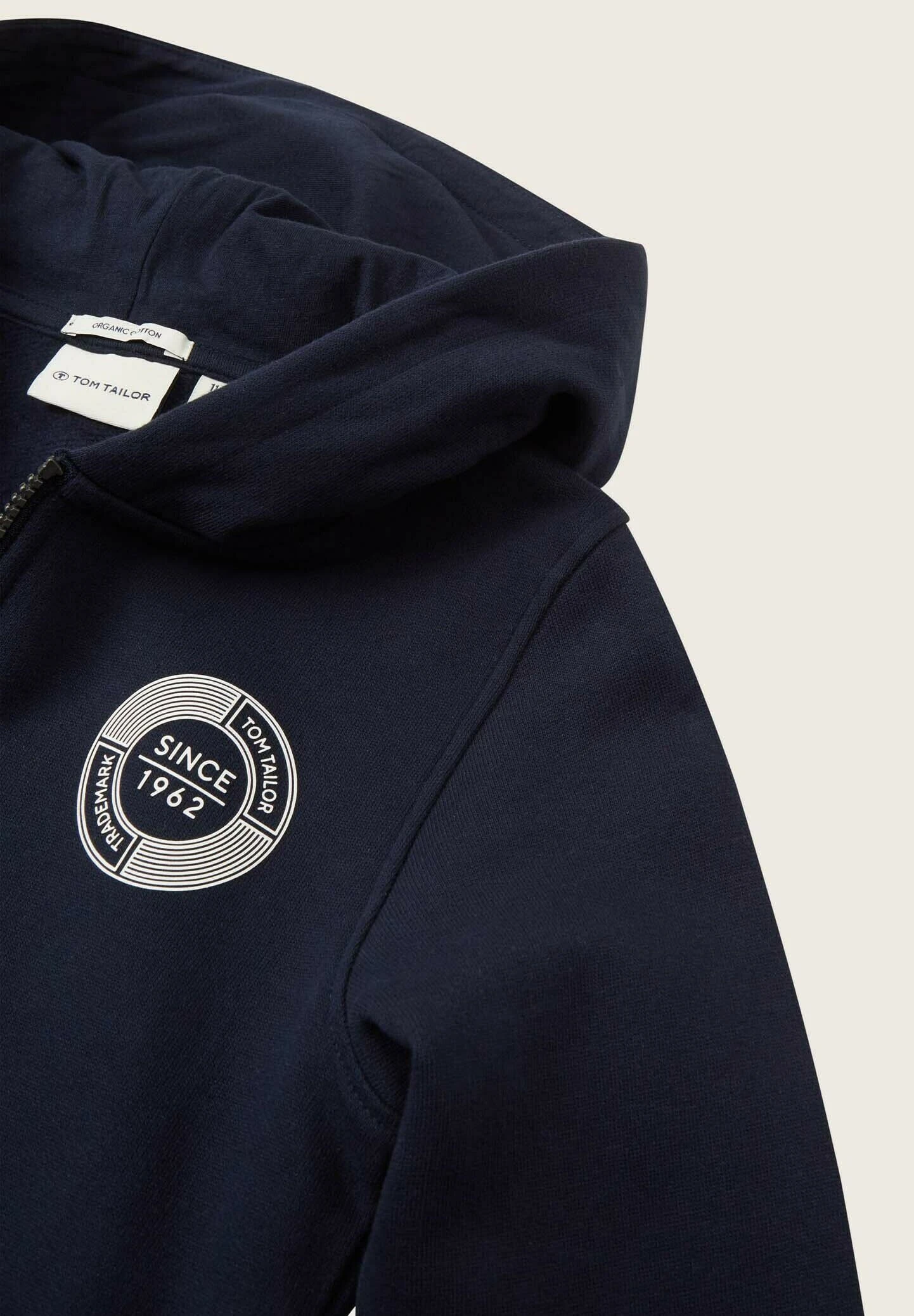 Tom Tailor Mit LogoprintFelpa Con ZipSky Captain Blue Bambini Pullover & Cardigan TO226K02H-K11 5 Tom Tailor Mit LogoprintFelpa Con ZipSky Captain Blue Bambini Pullover & Cardigan TO226K02H-K11 - immagine 3