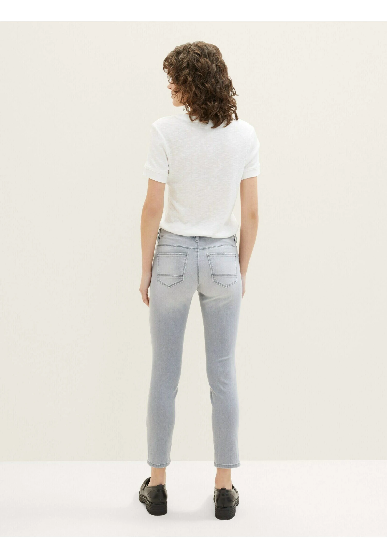 Tom Tailor Alexa Jeans Slim FitUsed Bleached Grey Denim Donna Jeans TO221N0FQ-C11 11 Tom Tailor Alexa Jeans Slim FitUsed Bleached Grey Denim Donna Jeans TO221N0FQ-C11 - immagine 9