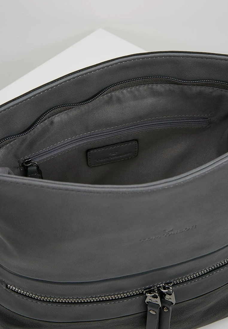 Tom Tailor Ellen Hobo - Borsa A Tracolla - Black 7 Tom Tailor Ellen Hobo - Borsa A Tracolla - Black - immagine 5