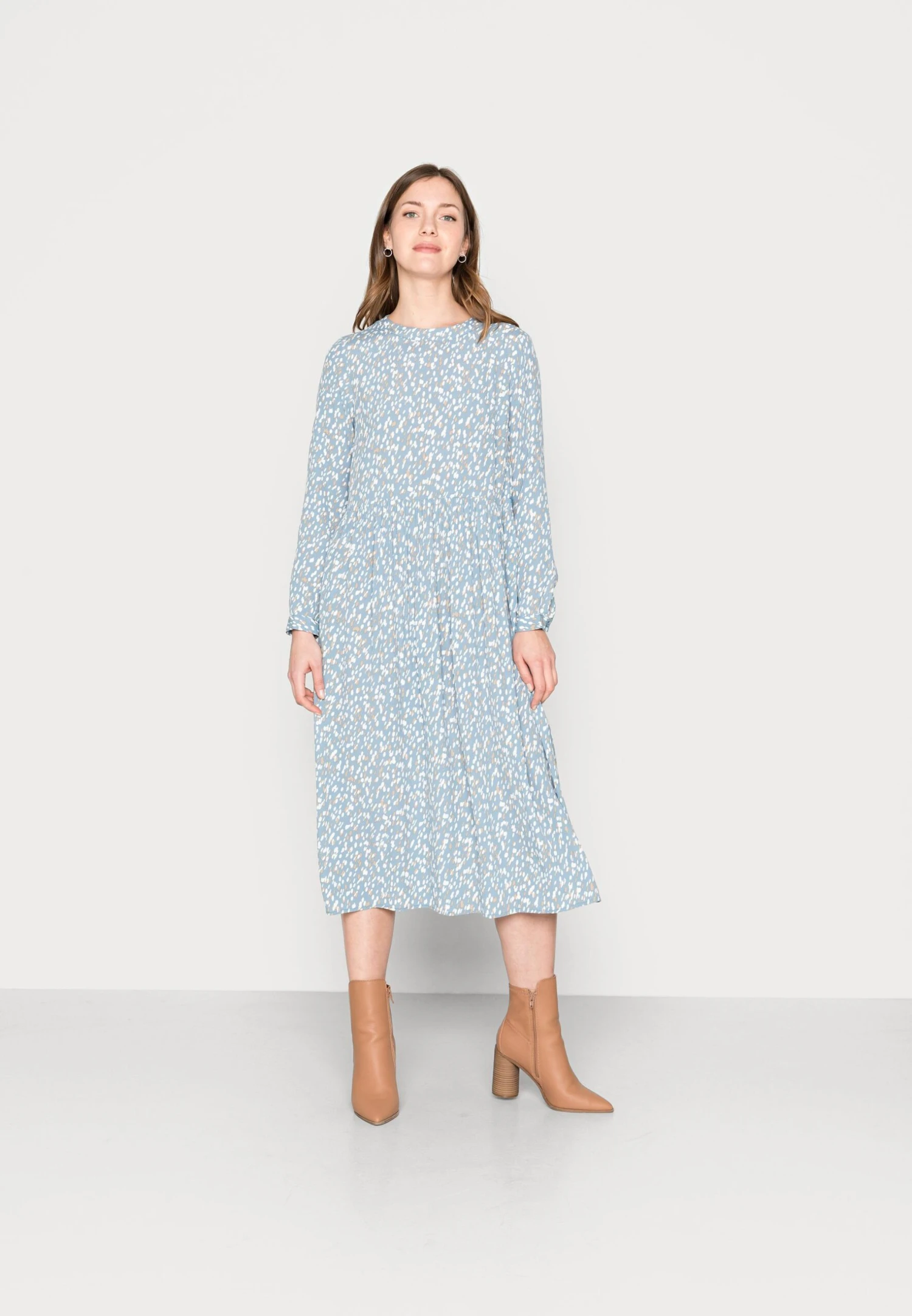 Tom Tailor Printed Crepe Midi DressVestito EstivoBlue Dotted Design Donna Vestiti TO221C0N2-K11 3 Tom Tailor Printed Crepe Midi DressVestito EstivoBlue Dotted Design Donna Vestiti TO221C0N2-K11