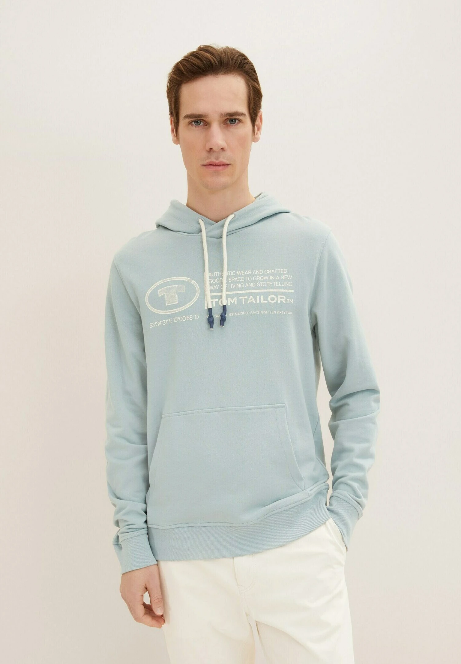 Tom Tailor Mit LogoFelpa Con CappuccioLight Ice Blue Uomo Maglieria E Felpe TO222S0GL-K11 3 Tom Tailor Mit LogoFelpa Con CappuccioLight Ice Blue Uomo Maglieria E Felpe TO222S0GL-K11