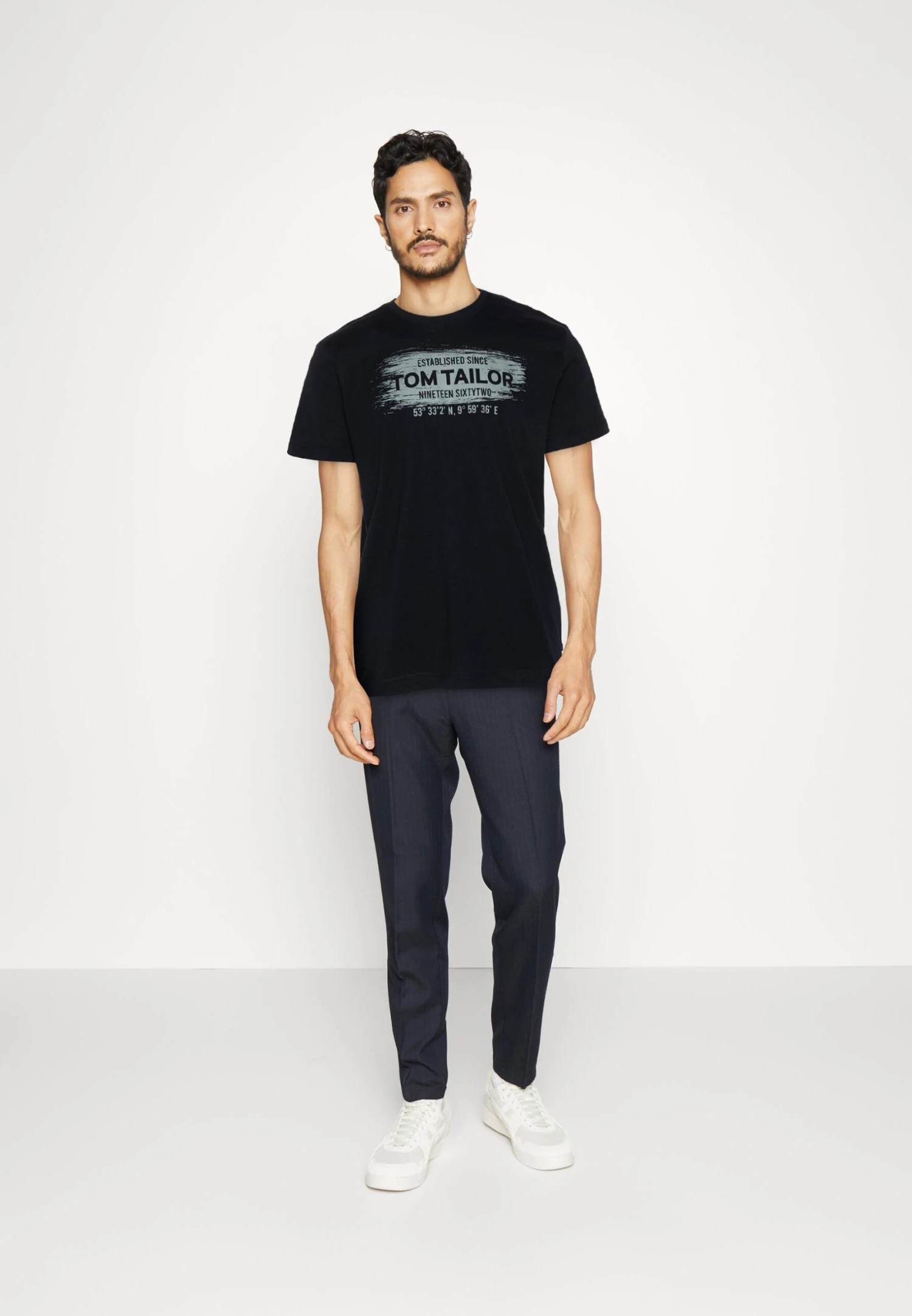 Tom Tailor Printed LogoT-Shirt Con StampaSky Captain Blue Uomo T-shirt E Polo TO222O18K-K12 4 Tom Tailor Printed LogoT-Shirt Con StampaSky Captain Blue Uomo T-shirt E Polo TO222O18K-K12 - immagine 2